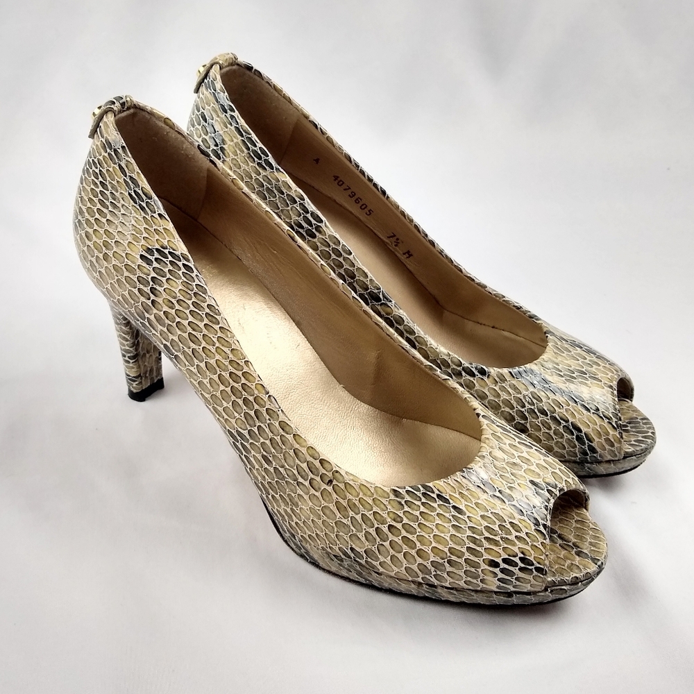 Stuart Weitzman Logo Plainfield Snake Pumps